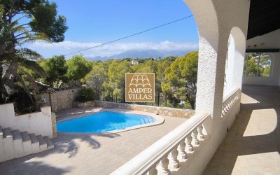 Beautiful and spacious Mediterranean villa with large terraces.